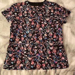 Like new! Women’s scrub top size medium. Only worn a couple times.
